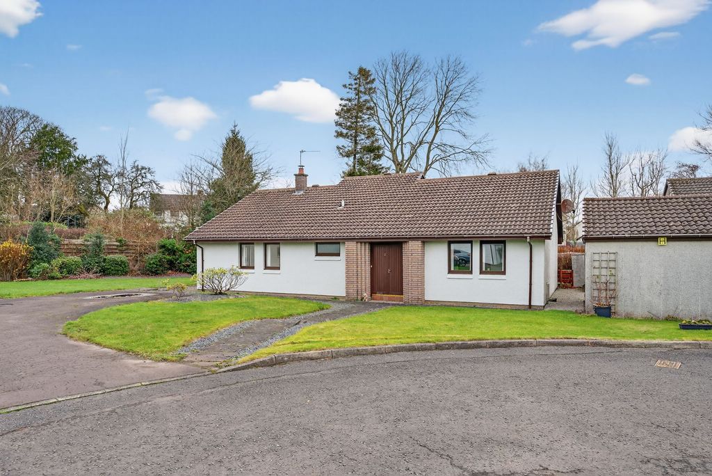 Property photo 2 of 27