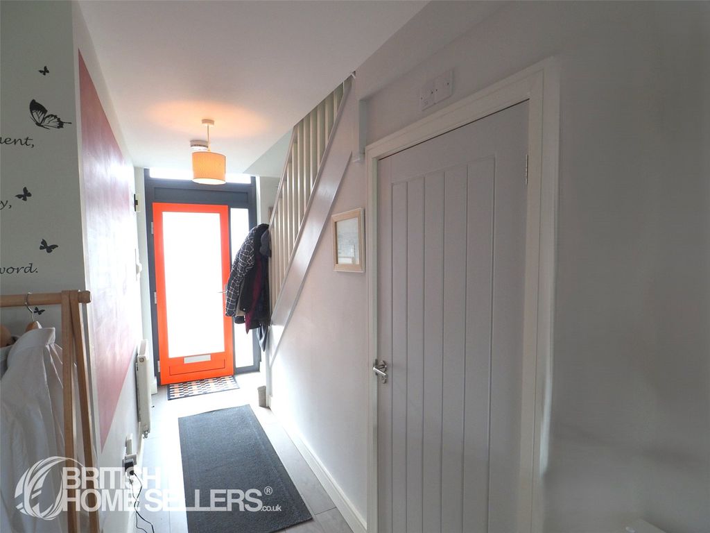 Property photo 2 of 20 Picture No. 28