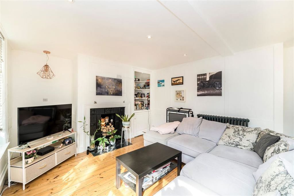 Property photo 2 of 9