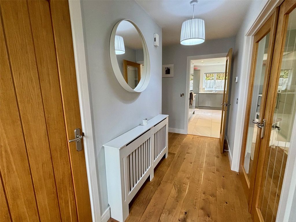 Property photo 2 of 29 Picture No. 20