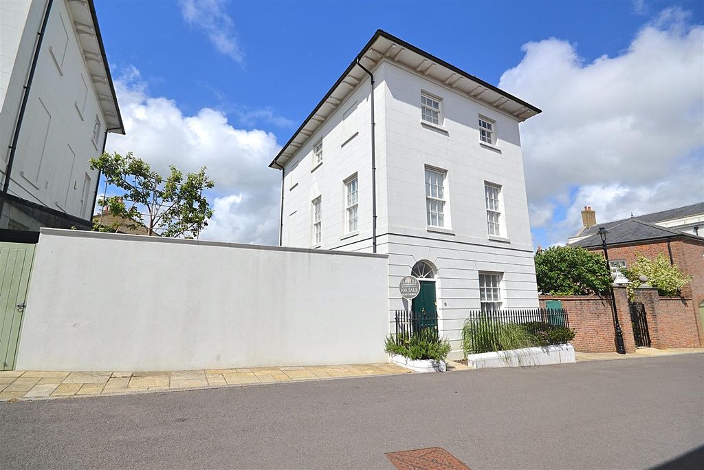 Property photo 1 of 33 47.Png