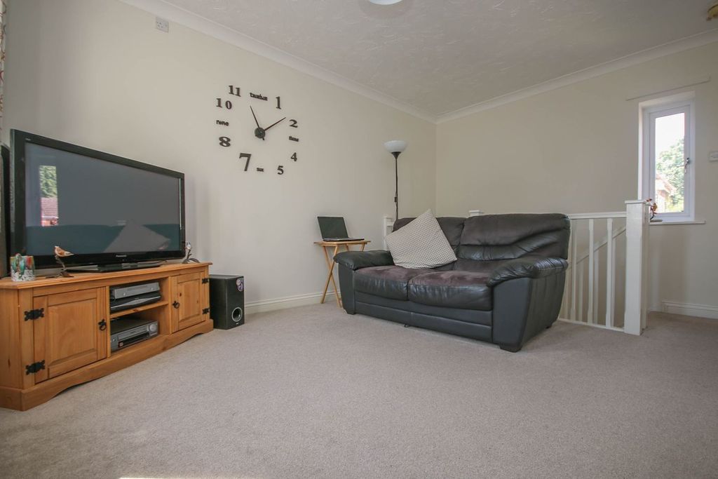 Property photo 2 of 14