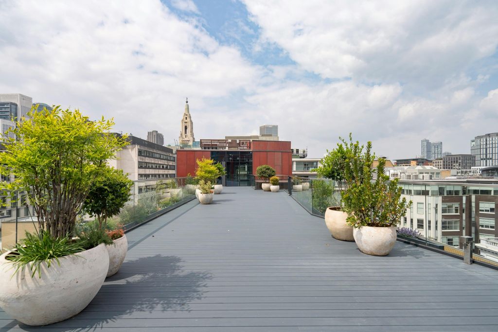 Property photo 3 of 19 MC41016295Lr.Jpg