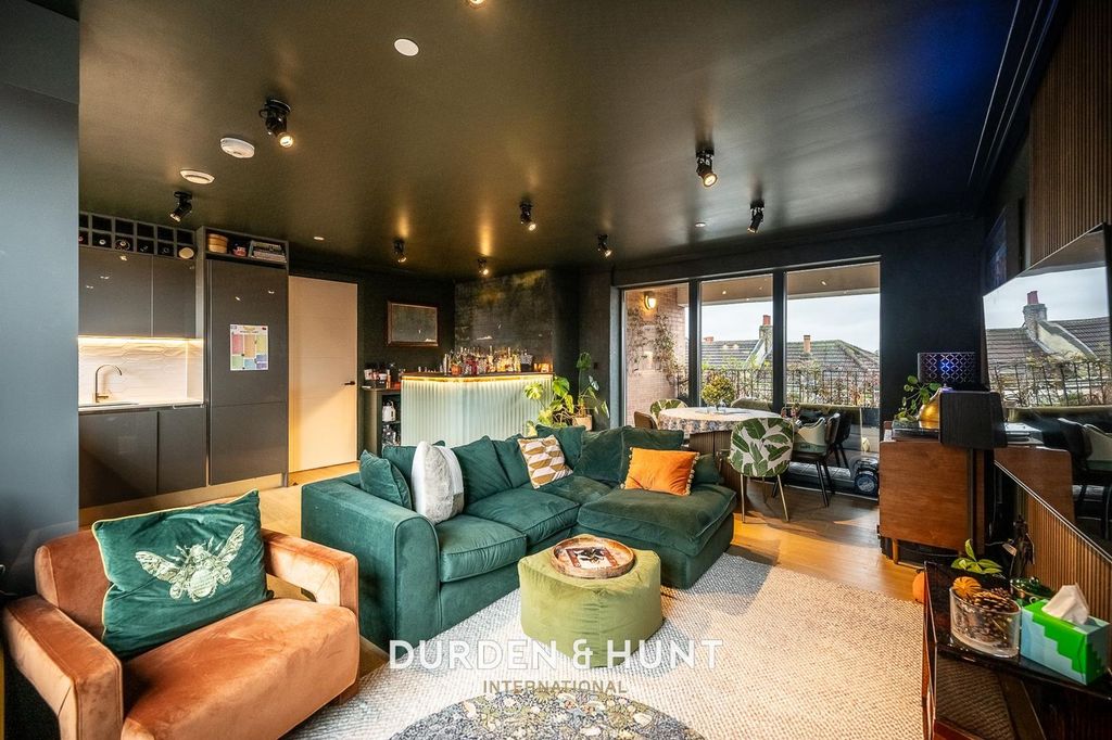 Property photo 3 of 26 Broadwest-36.Jpg