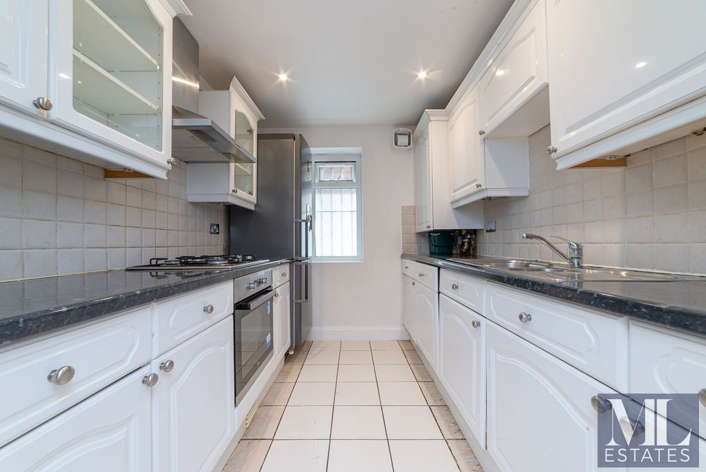 Property photo 2 of 11 Photo 8