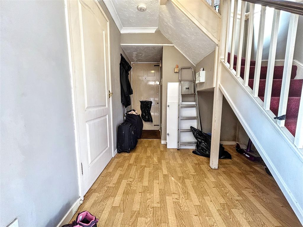 Property photo 3 of 9 Lounge/Diner