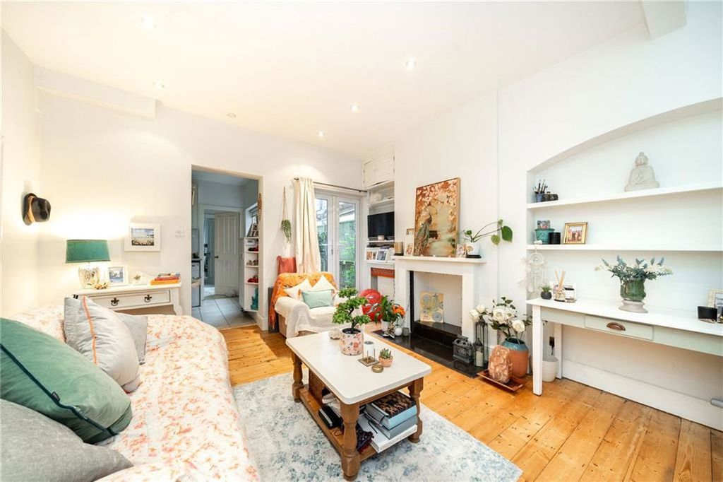 Property photo 2 of 11