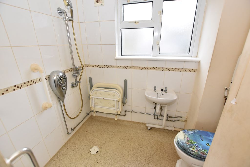 Property photo 3 of 8