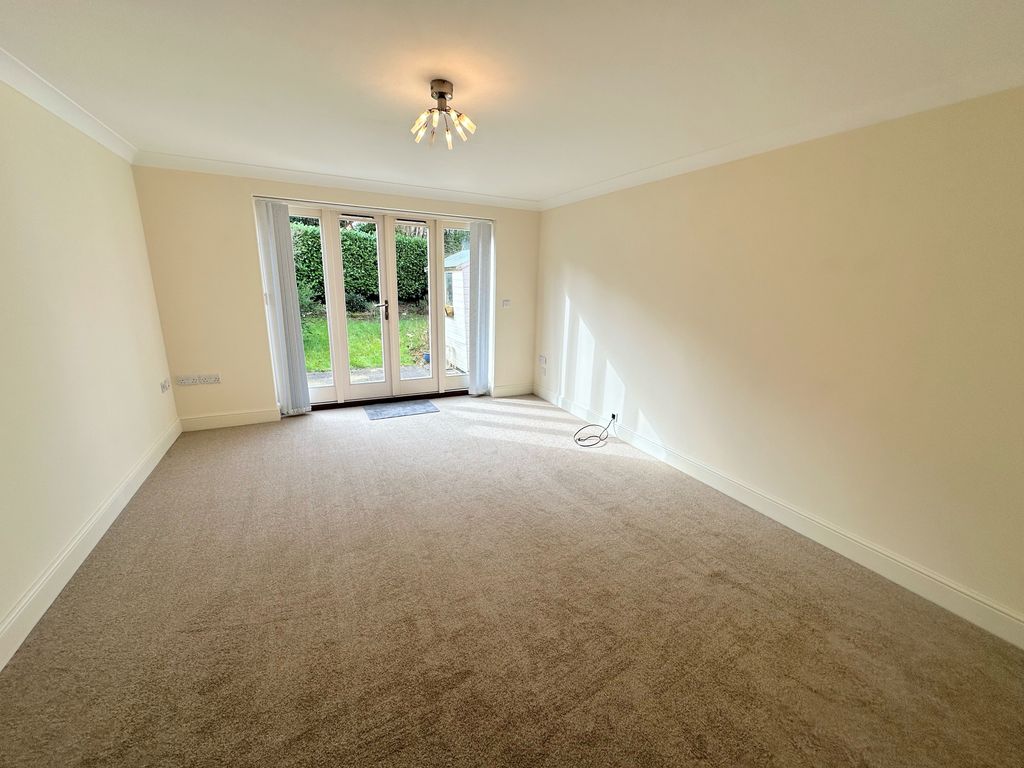 Property photo 3 of 9 Lounge/Dining Room