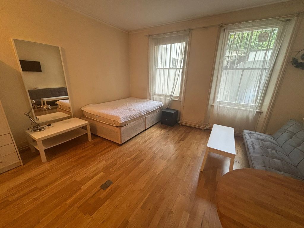 Property photo 1 of 2