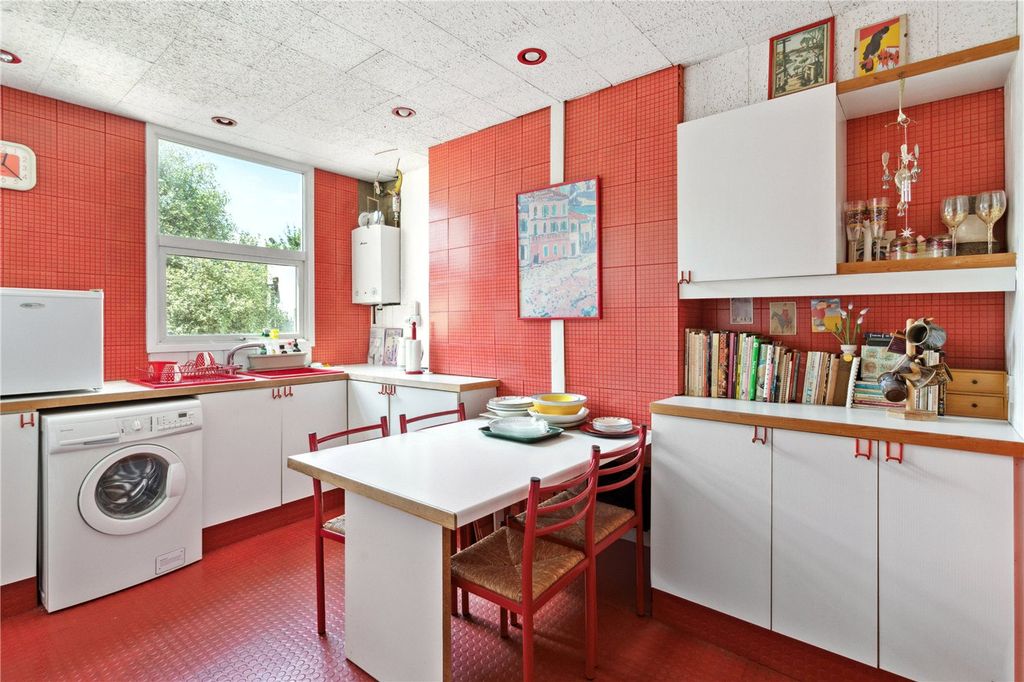 Property photo 3 of 12 Picture No. 11