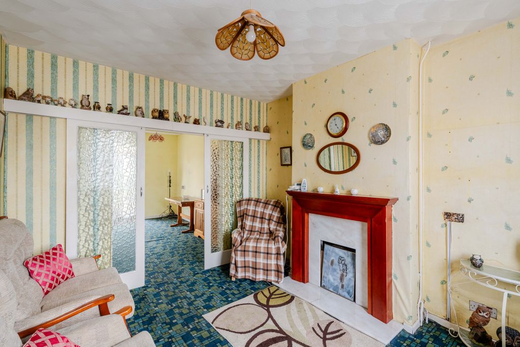 Property photo 2 of 13 2