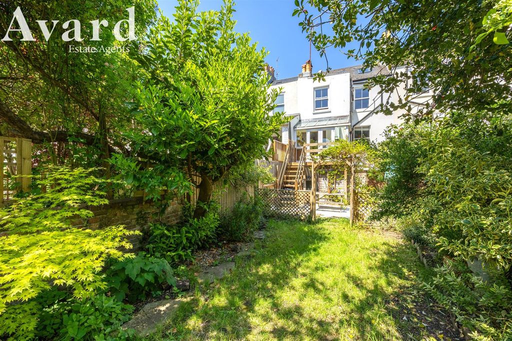 Property photo 2 of 25 Springfield Road, 60B-021.Jpg