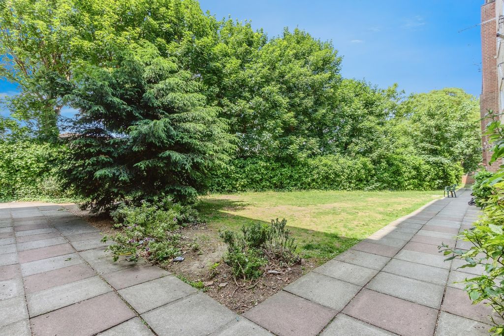Property photo 3 of 19 Photo