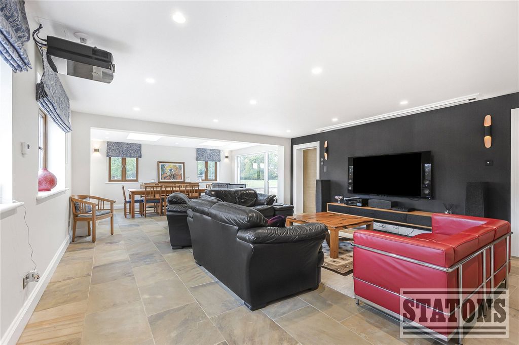 Property photo 3 of 26 Picture No. 92