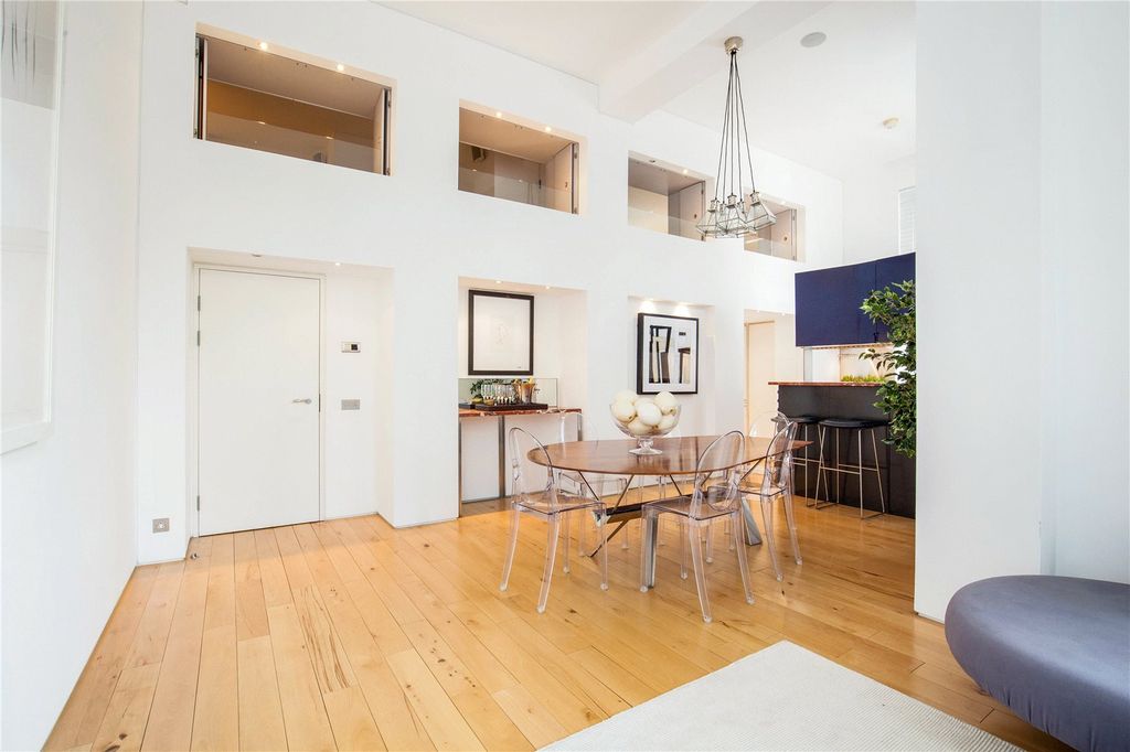 Property photo 2 of 13 Dining Room