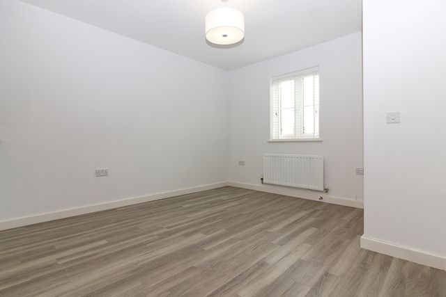 Property photo 2 of 8 Living Room