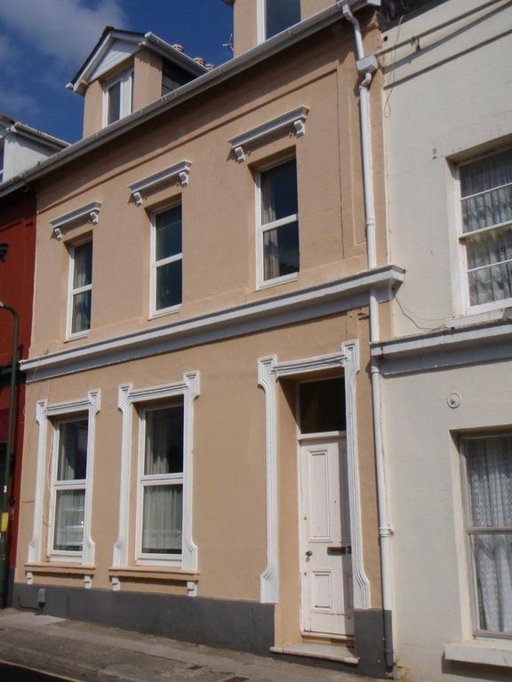 Property photo 1 of 9 Cover