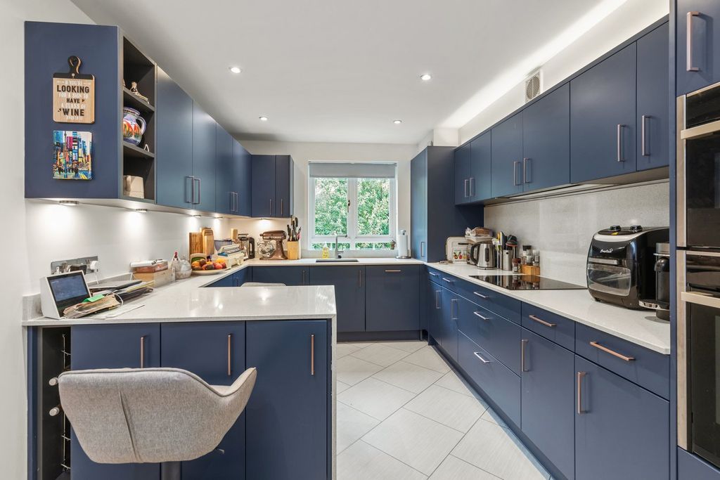 Additional image 5 of 2 bed flat for saleCompass Close, Edgware HA8