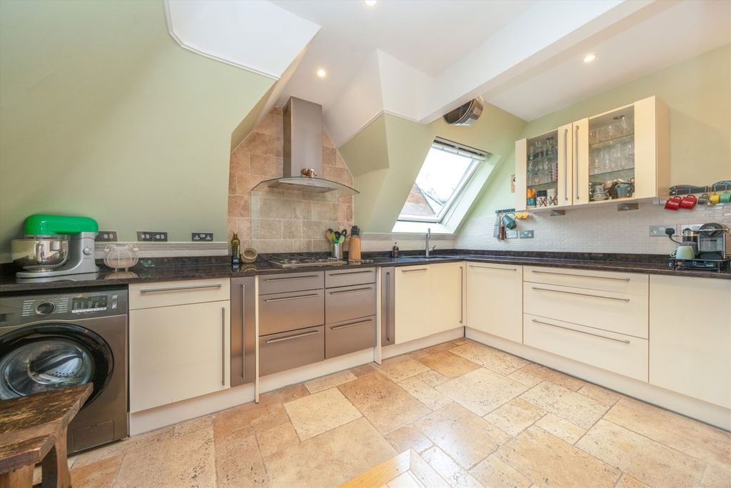 Property photo 3 of 9