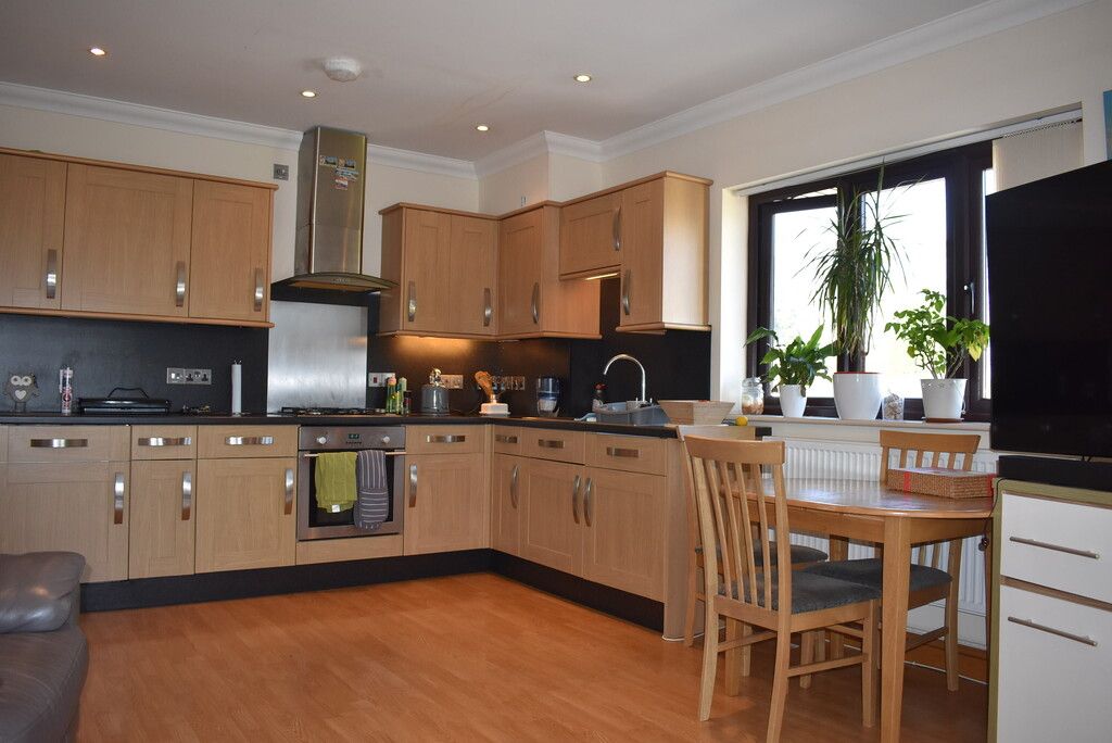 Property photo 2 of 11 Kitchen