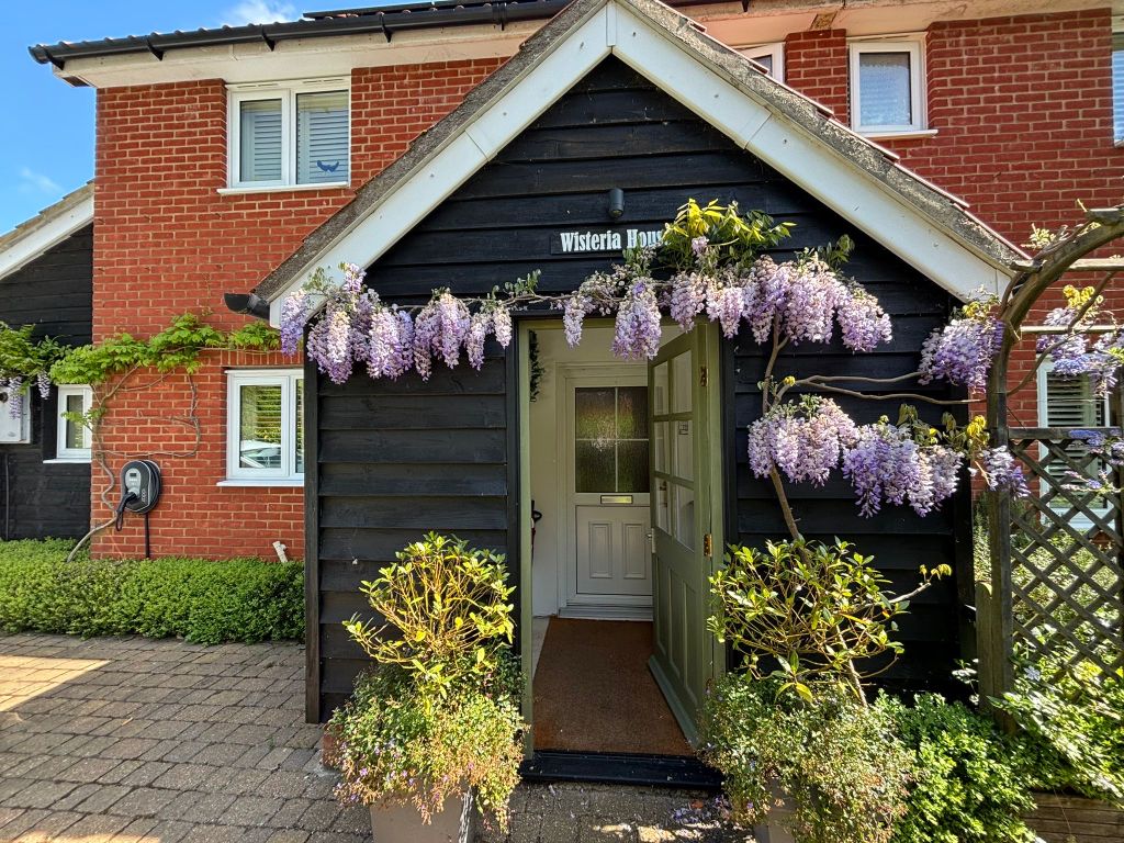 Property photo 2 of 34