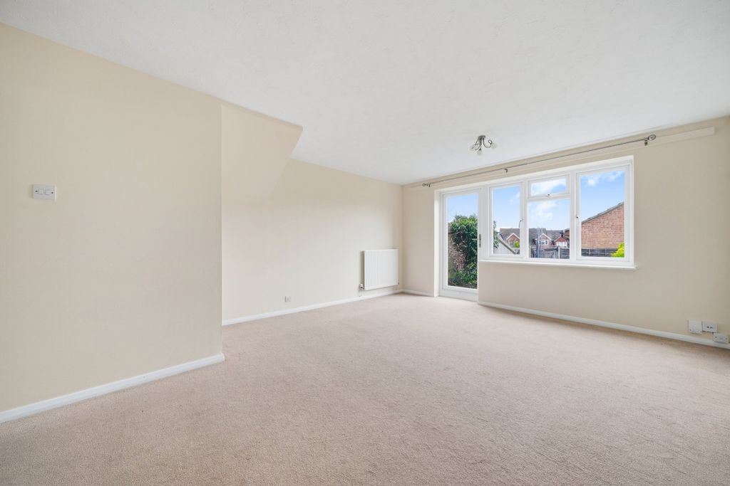 Property photo 3 of 22 Living Room