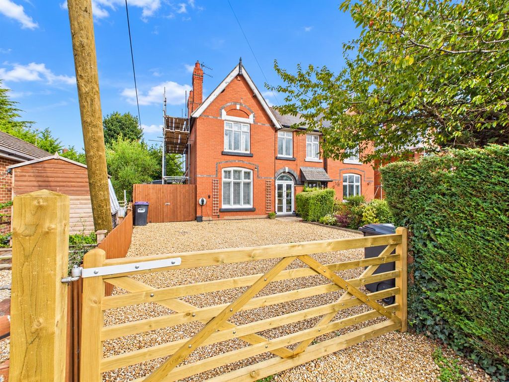 Property photo 1 of 16 Victorian Brick House And Gravel Driveway.Png