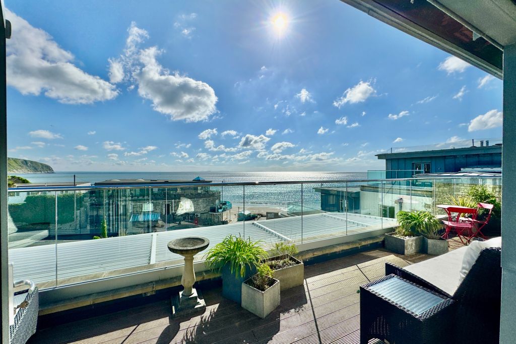 Property photo 3 of 22 Roof Terrace