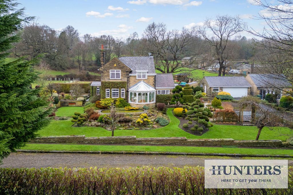 Property photo 1 of 28 Front (Exterior)