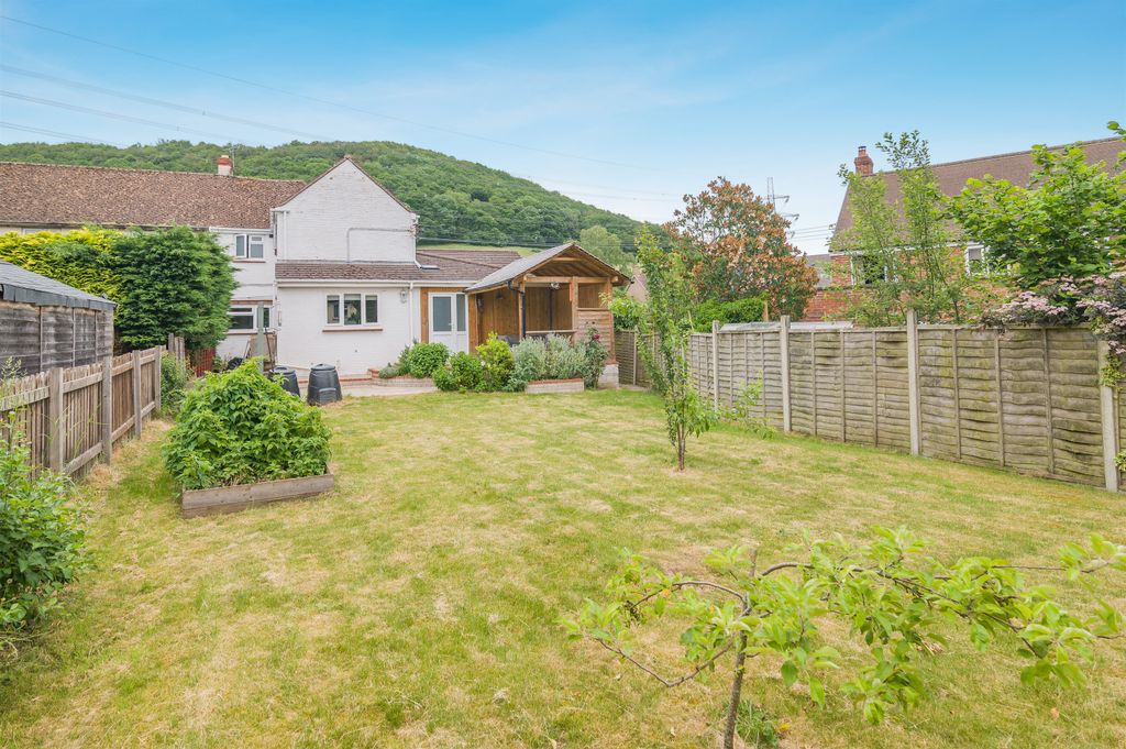 Property photo 2 of 24