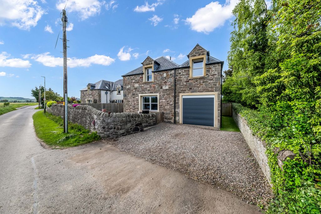 Property photo 1 of 32