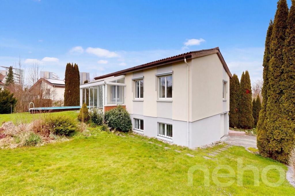 Property photo 2 of 12