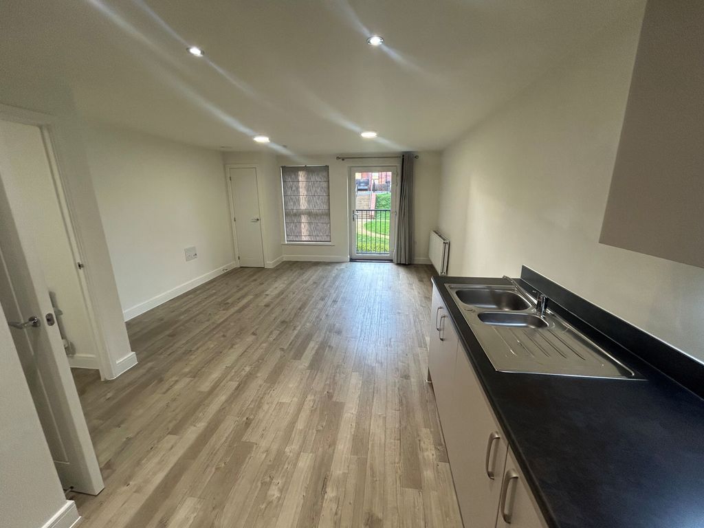 Property photo 1 of 6 Living Room