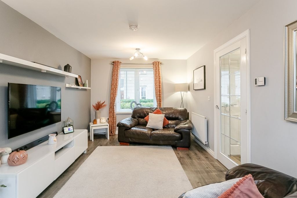 Property photo 3 of 29