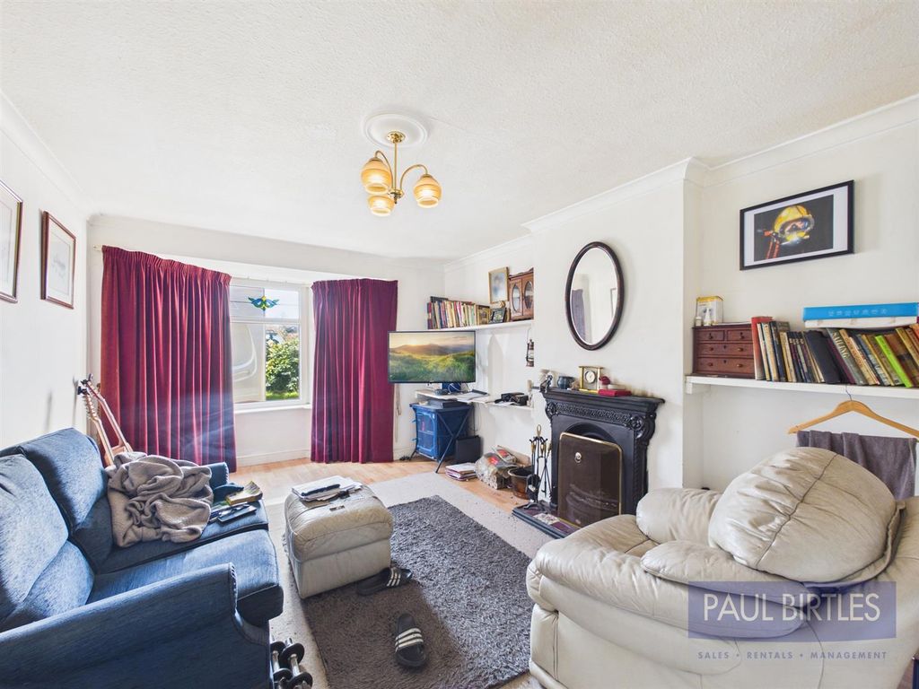 Property photo 3 of 11 Cam01301G0-Pr0740-Still019.Jpg