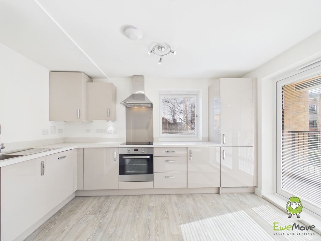 Property photo 2 of 14 Ewemove Basingstoke Locksbridge House Kitchen Area