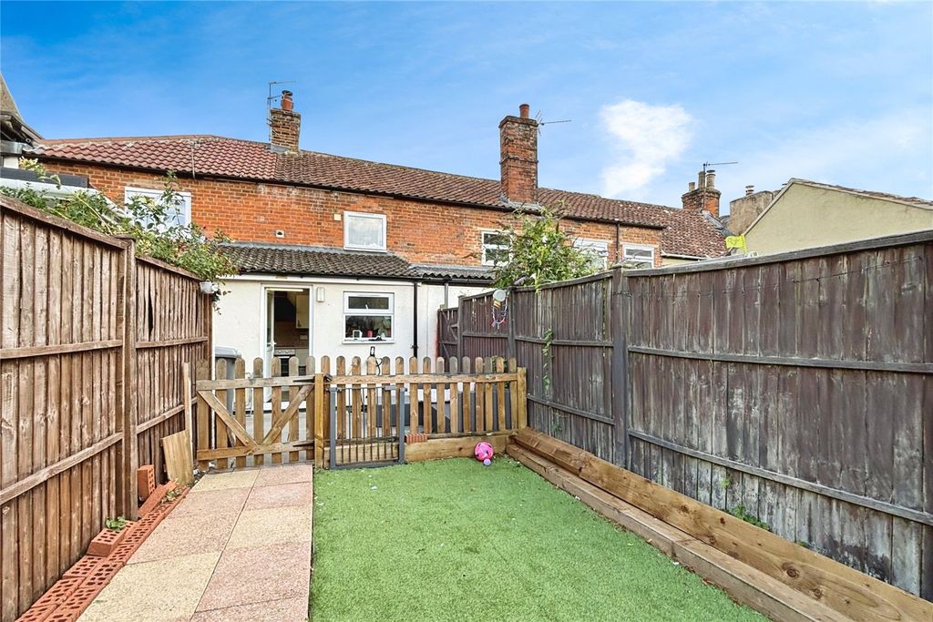 Property photo 2 of 17 Picture No. 01