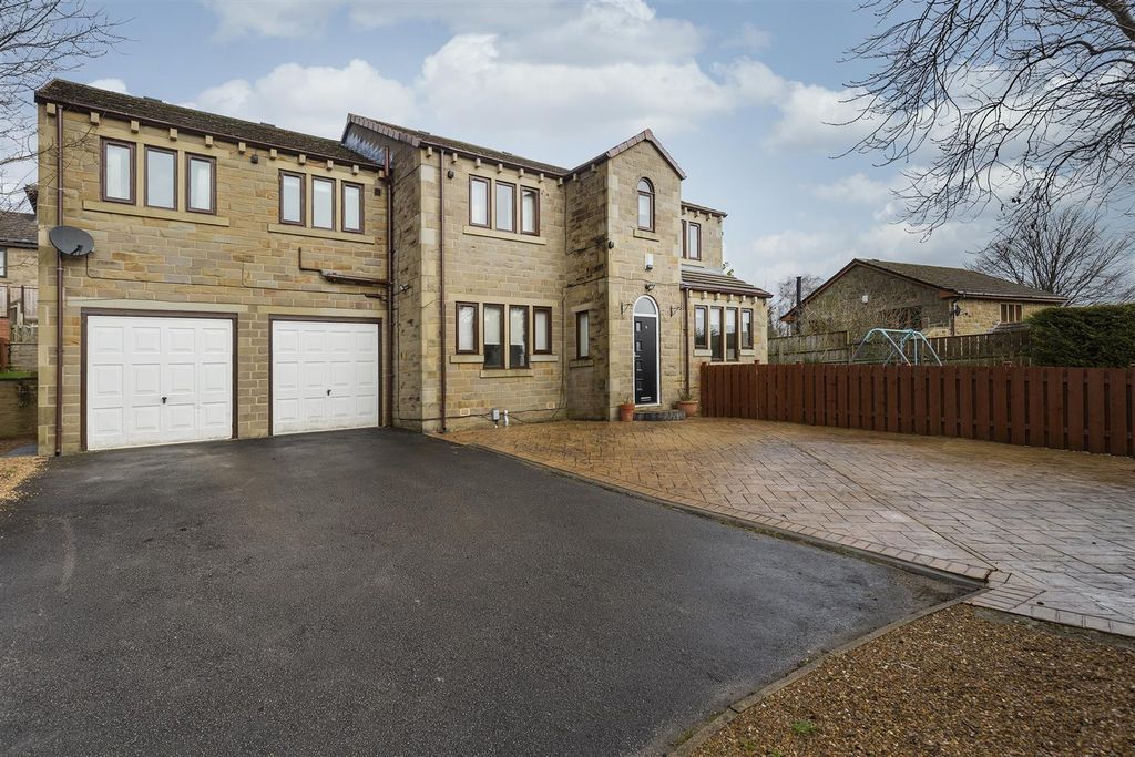 Property photo 1 of 49
