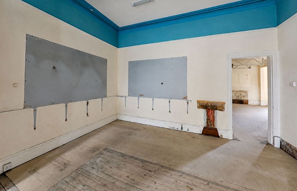 Property photo 2 of 4