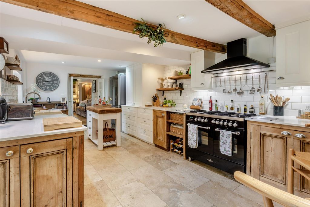 Property photo 2 of 33 8657653-Interior41.Jpg