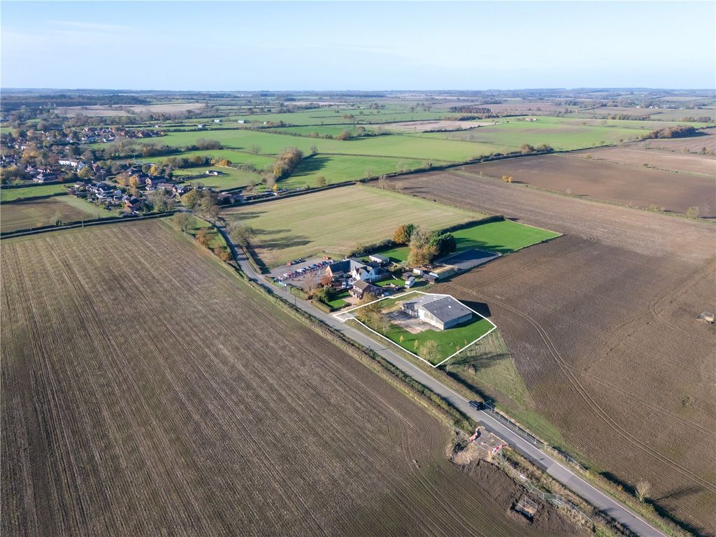 Property photo 3 of 8 Picture No. 01