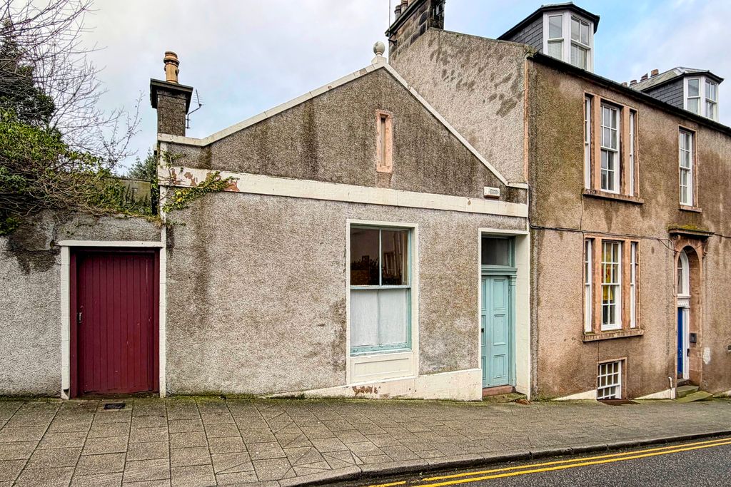 Property photo 1 of 18 Exterior Lead