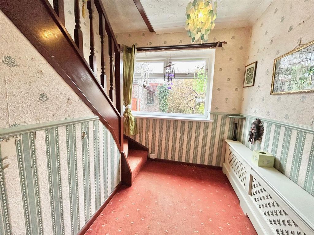 Property photo 2 of 12 Hall.Jpg