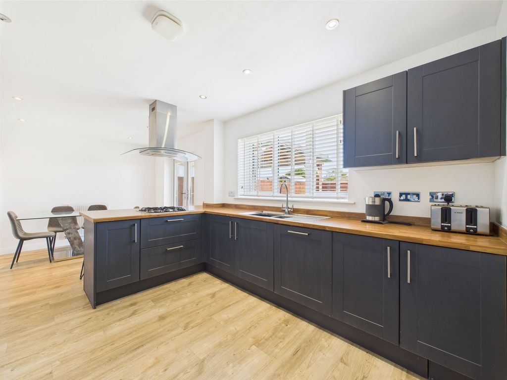 Property photo 3 of 29