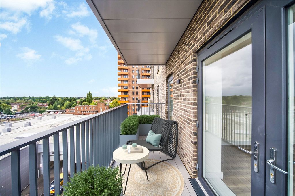 Property photo 3 of 6 Picture No. 04