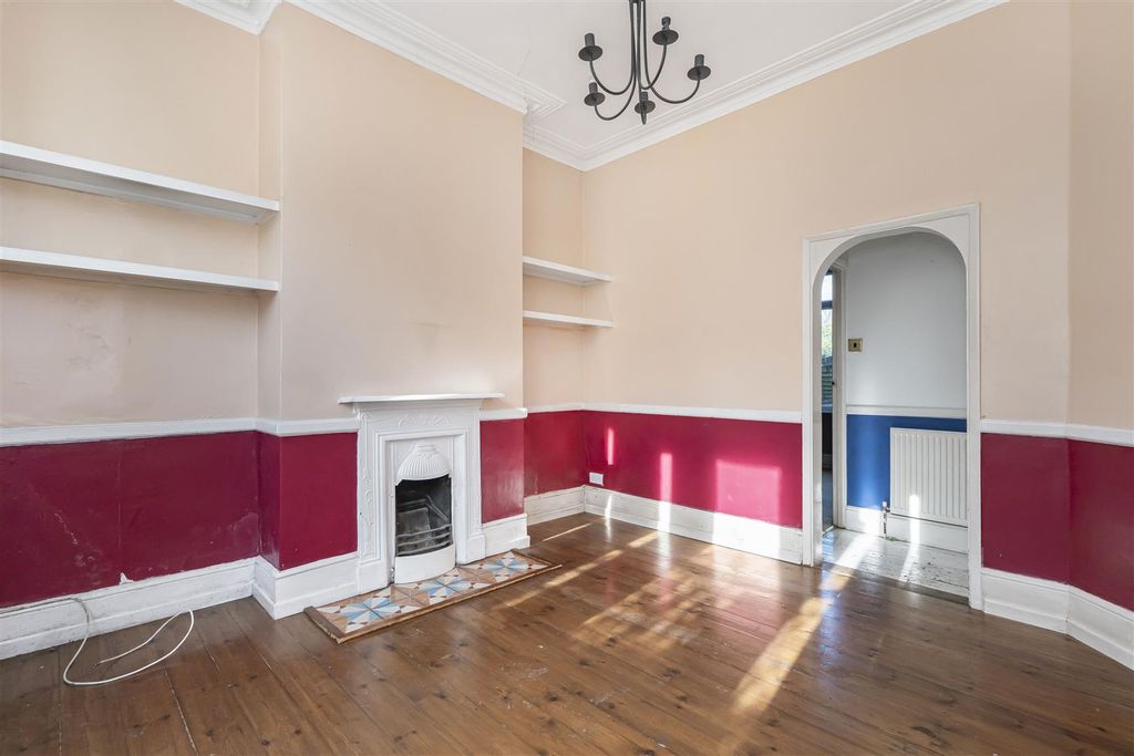 Property photo 3 of 19