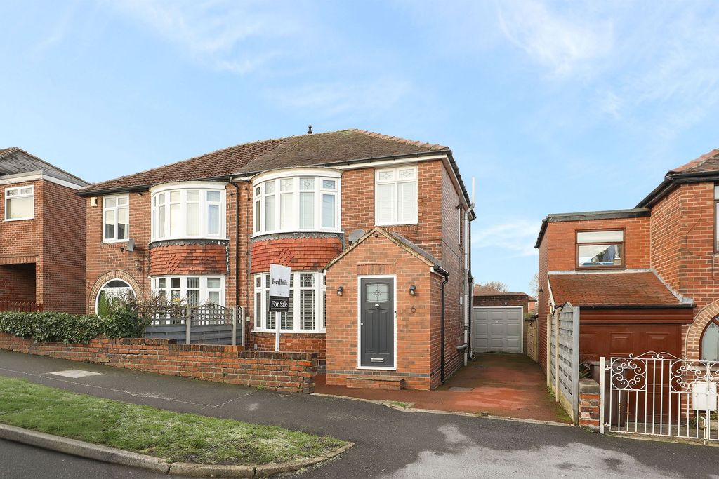 Property photo 1 of 25