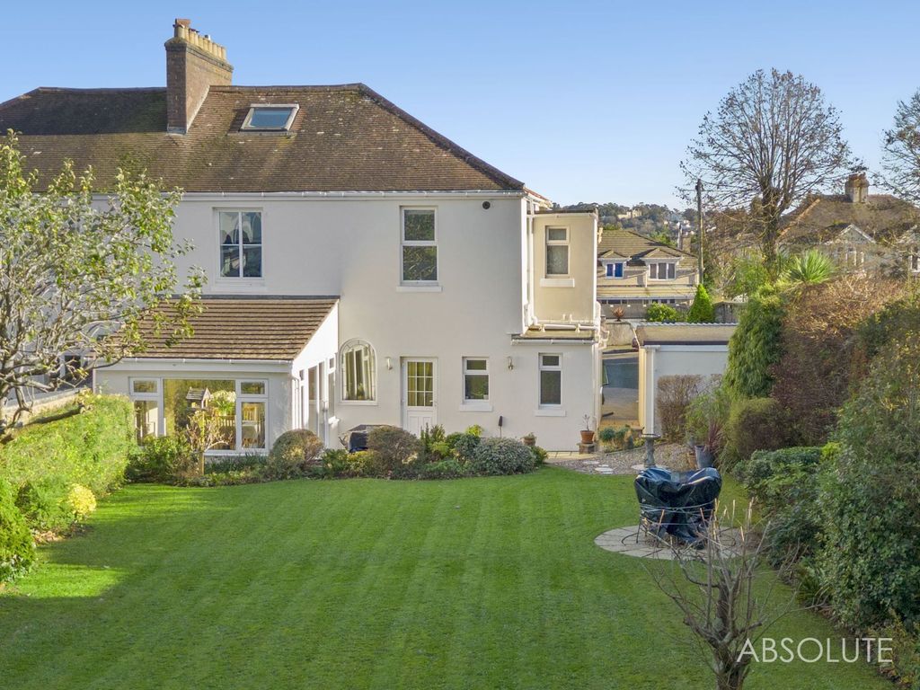 Property photo 1 of 31