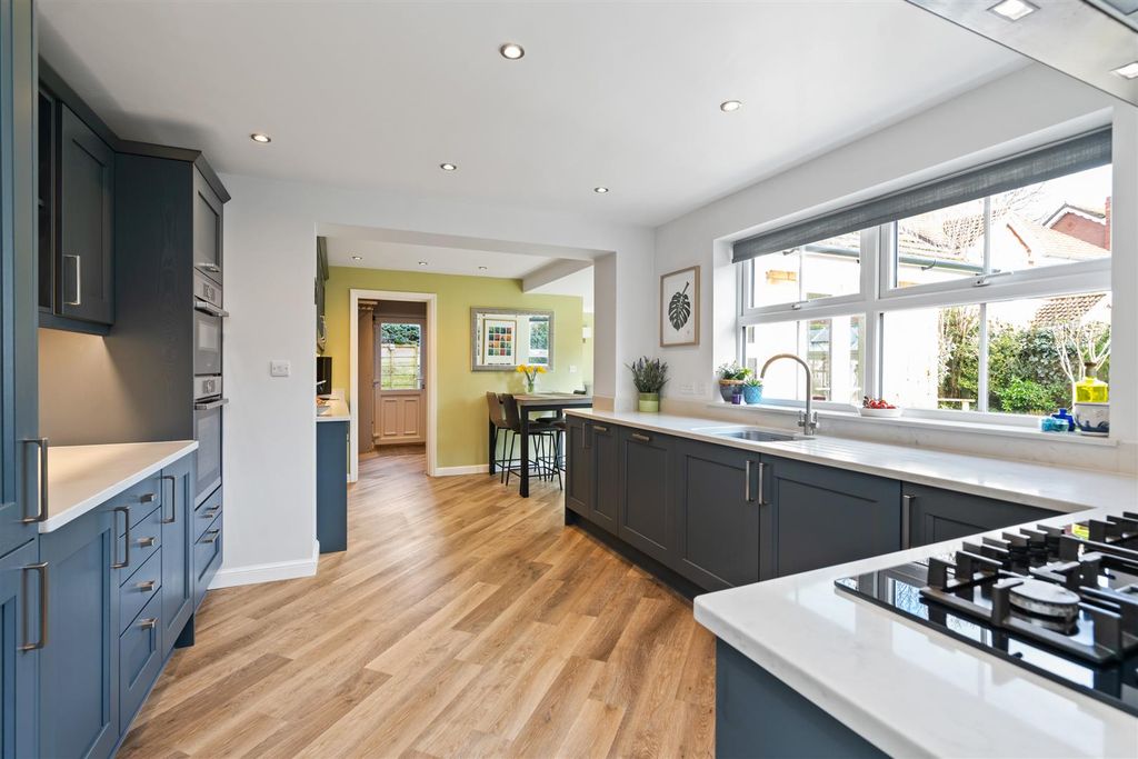 Property photo 2 of 26 34 Whitefields Gate_38.Jpg